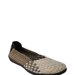 👑 NWT BERNIE MEV CATNISS Women’s Slip-On Shoes